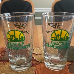 Pair of Seattle SuperSonics pint glasses